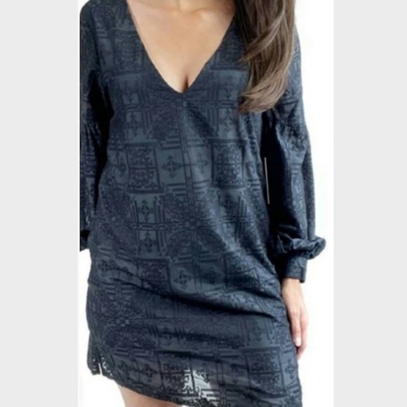 Capulet Dress Womens Small V Neck Shift Mini Textured - Picture 2 of 12